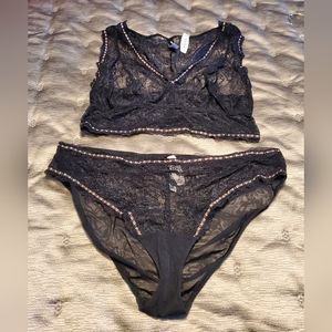 NWT Adore Me Bralette and Panty in black lace - Size 1X